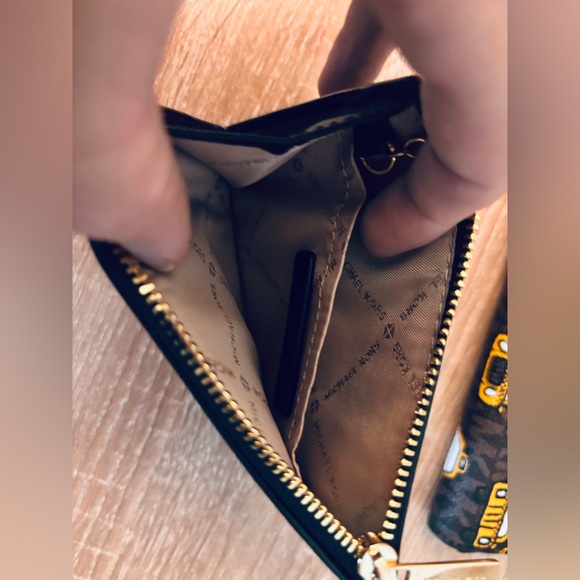 Michael Kors LIMITED EDITION TAXI CARDHOLDER - Picture 4 of 4